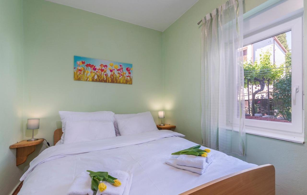 Apartments Loredana โปเรช ภายนอก รูปภาพ