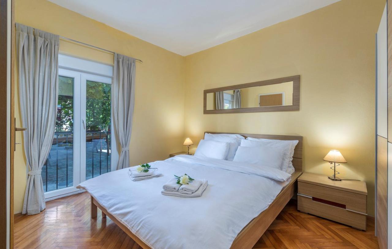 Apartments Loredana โปเรช ภายนอก รูปภาพ