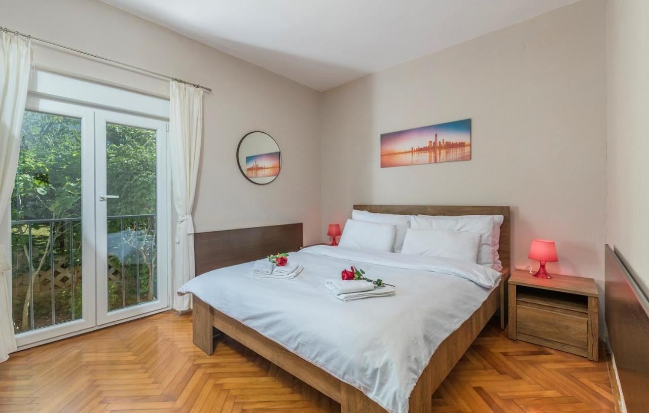 Apartments Loredana โปเรช ภายนอก รูปภาพ
