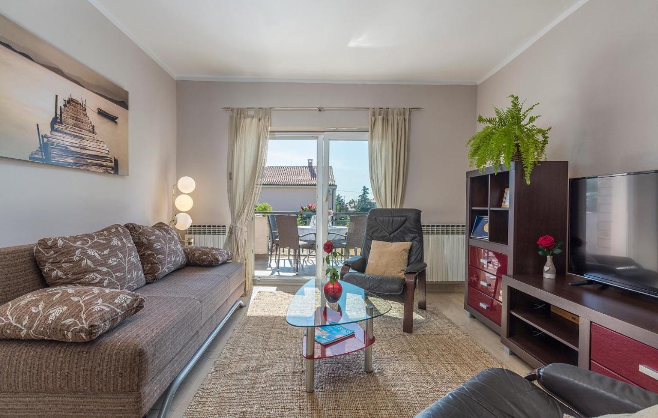 Apartments Loredana โปเรช ภายนอก รูปภาพ